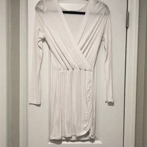 Women’s white Tobi mini dress size M